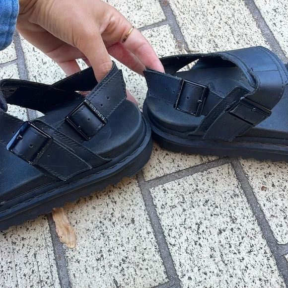 Dr. Martens Voss Leather Strap Sanndals - Picture 6 of 8